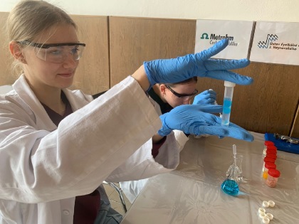 Ústav fyzikální chemie navštívili deváťáci