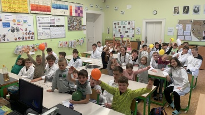 Hokus pokus aneb I.C s VIII.C v laboratoři