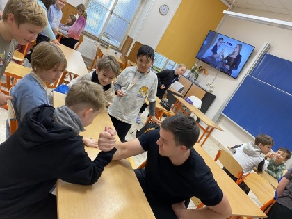 Projekt Hýbni kostrou! u páťáků v déčku a výzva 10 000 kroků splněna