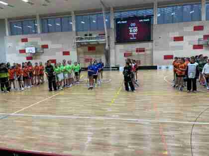 Další florbalová utkání - dívky 6.–7. ročníku